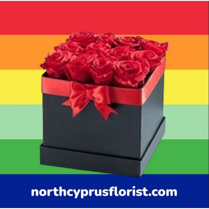 12 Red Roses in a Box